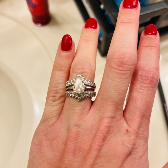 Wedding Band - Picture 3 of 9